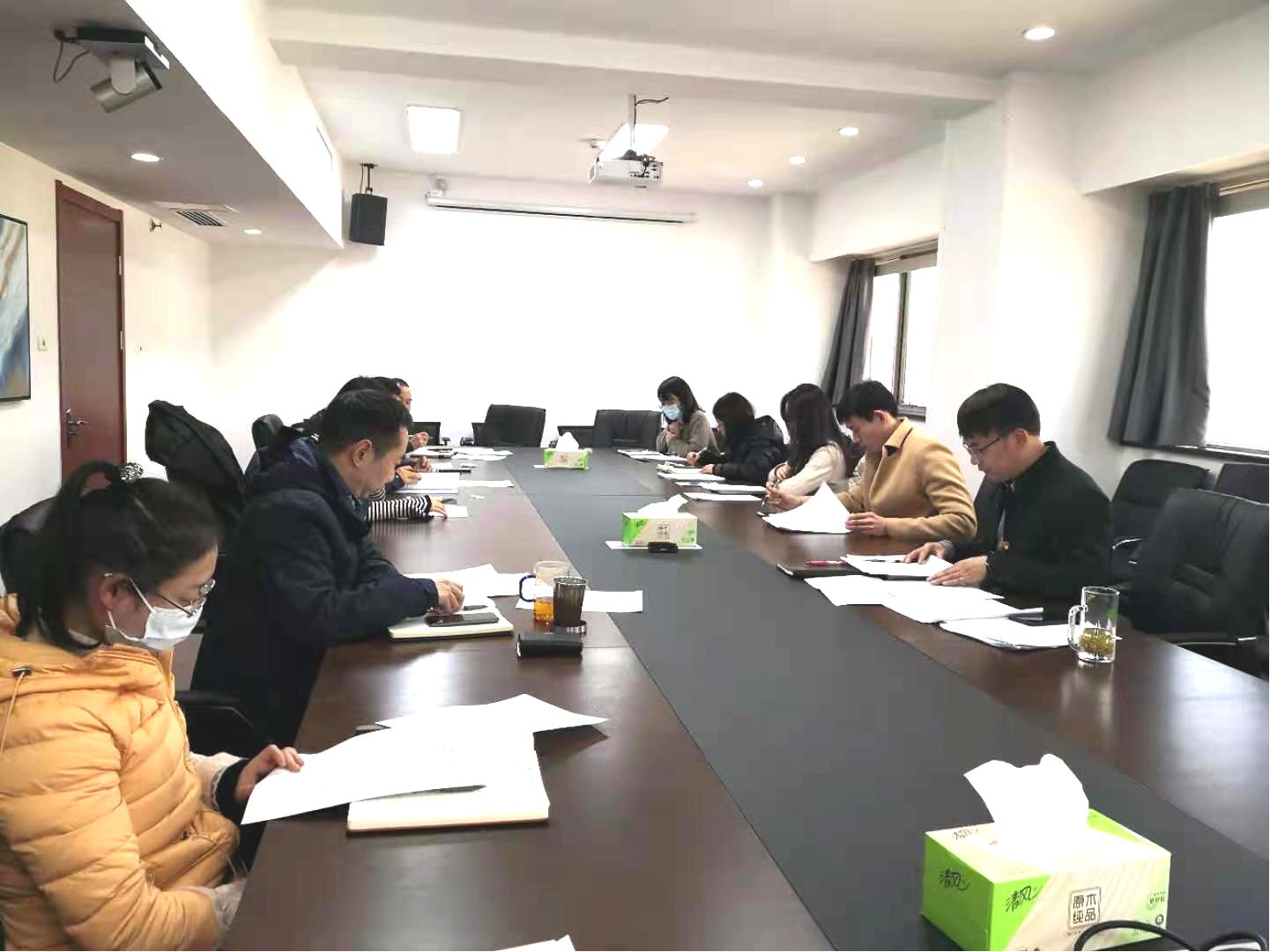 华亿(中国)一站式服务平台第一党支部开展理论学习会暨支部主题党日活动