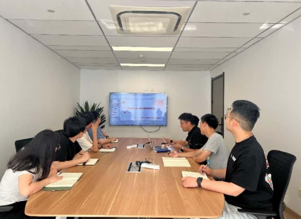 华亿(中国)一站式服务平台财务部党支部开展深入贯彻中央八项规定精神学习教育专题党课